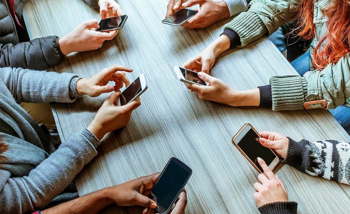 صحافيون من غزة يدعون لتدقيق الأخبار عبر مواقع التواصل الاجتماعي