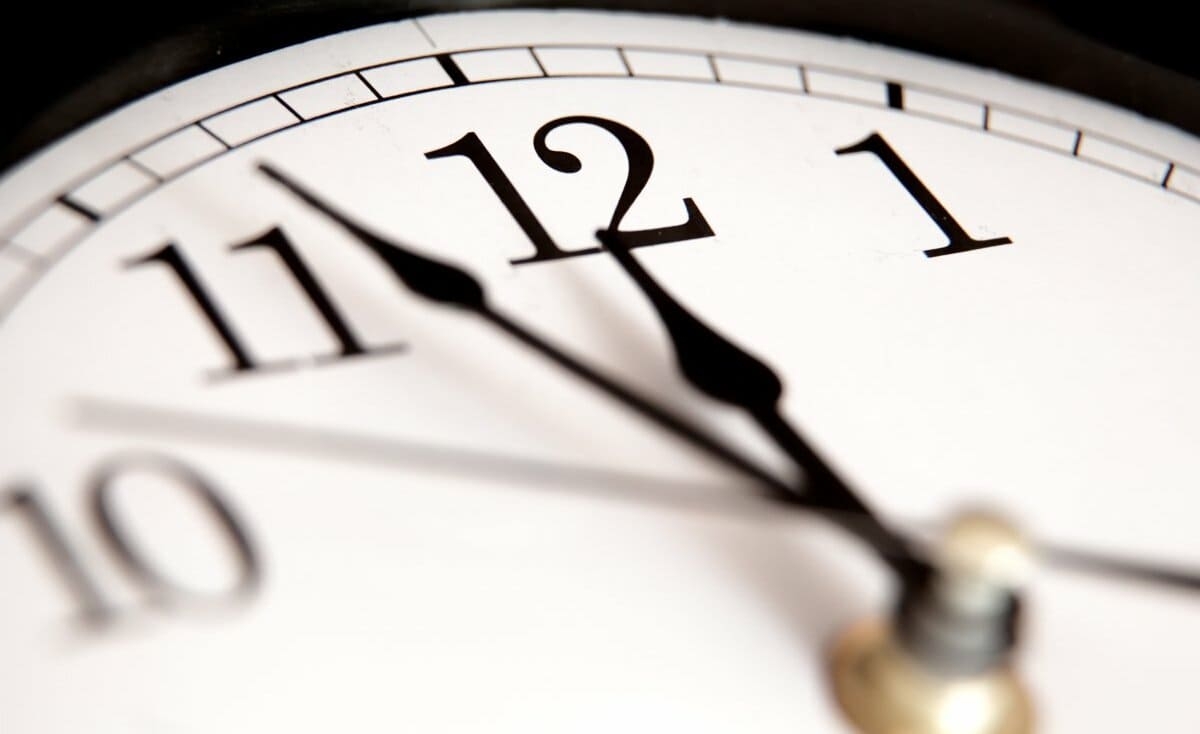 التبديل للتوقيت الشتوي يبدأ في فلسطين