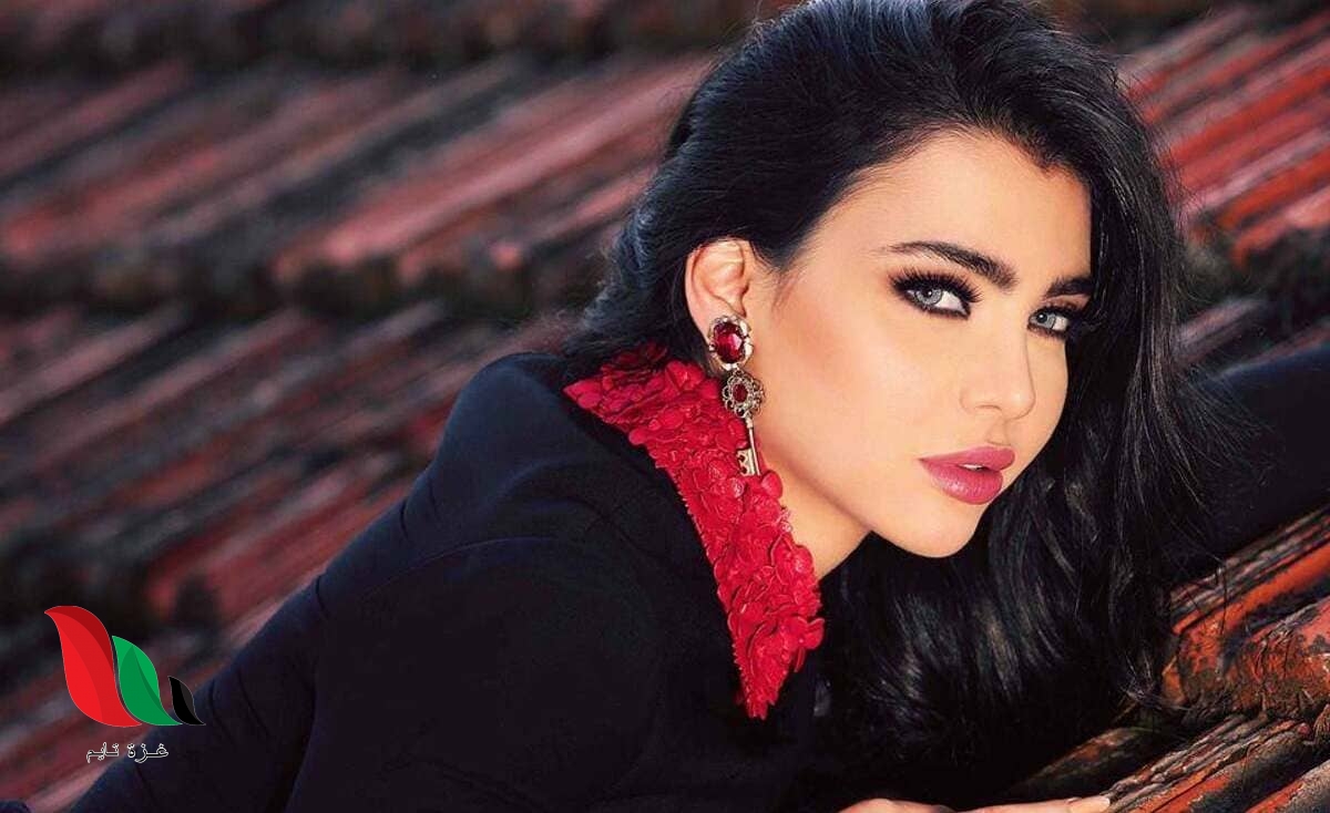 شاهد: الفنانة قمر تنشر صورًا فاضحة بجرأة كبيرة