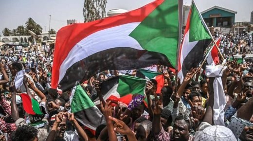 خبر وفاة نافع علي نافع يشعل مواقع التواصل في السودان.. ما صحته؟