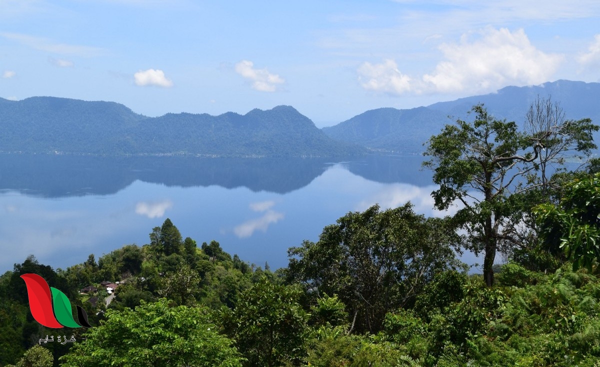 تنوع الخصائص الطبيعية في العالم العربي والإسلامي بسبب