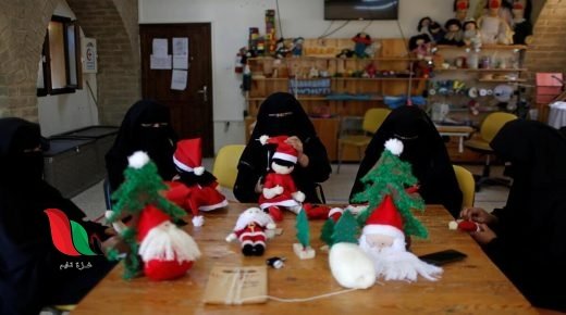 مبادرة شبابية لتوزيع هدايا عيد الميلاد بغزة