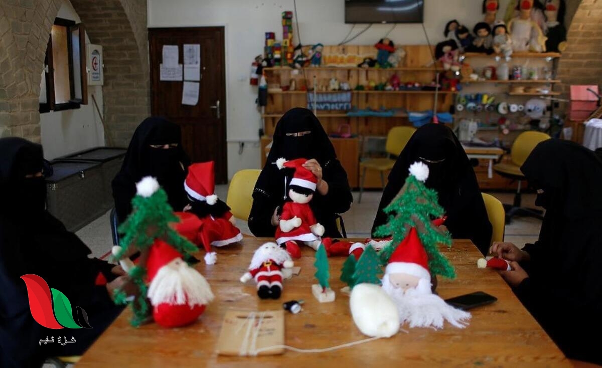 مبادرة شبابية لتوزيع هدايا عيد الميلاد بغزة