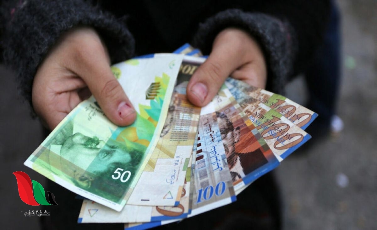 وزارة المالية تعلن صرف رواتب الموظفين الفلسطينيين في غزة والضفة