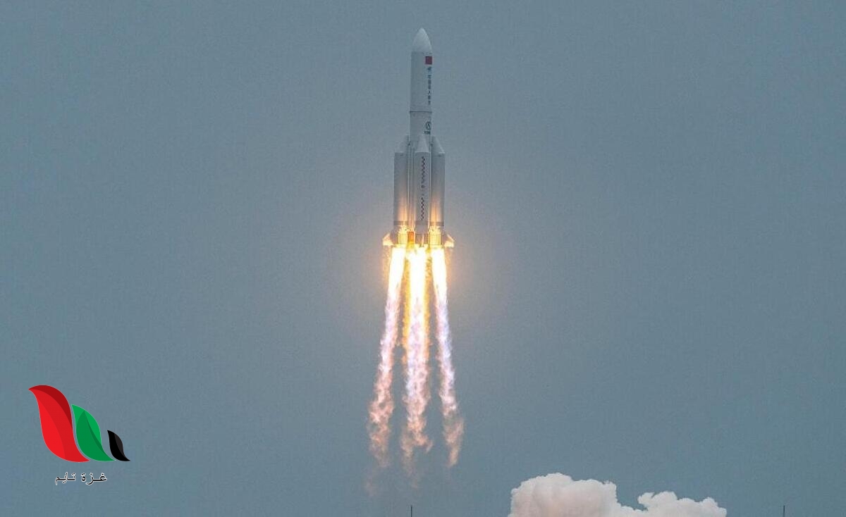 اين وصل الصاروخ الصيني الخارج عن السيطرة الان .. بث مباشر