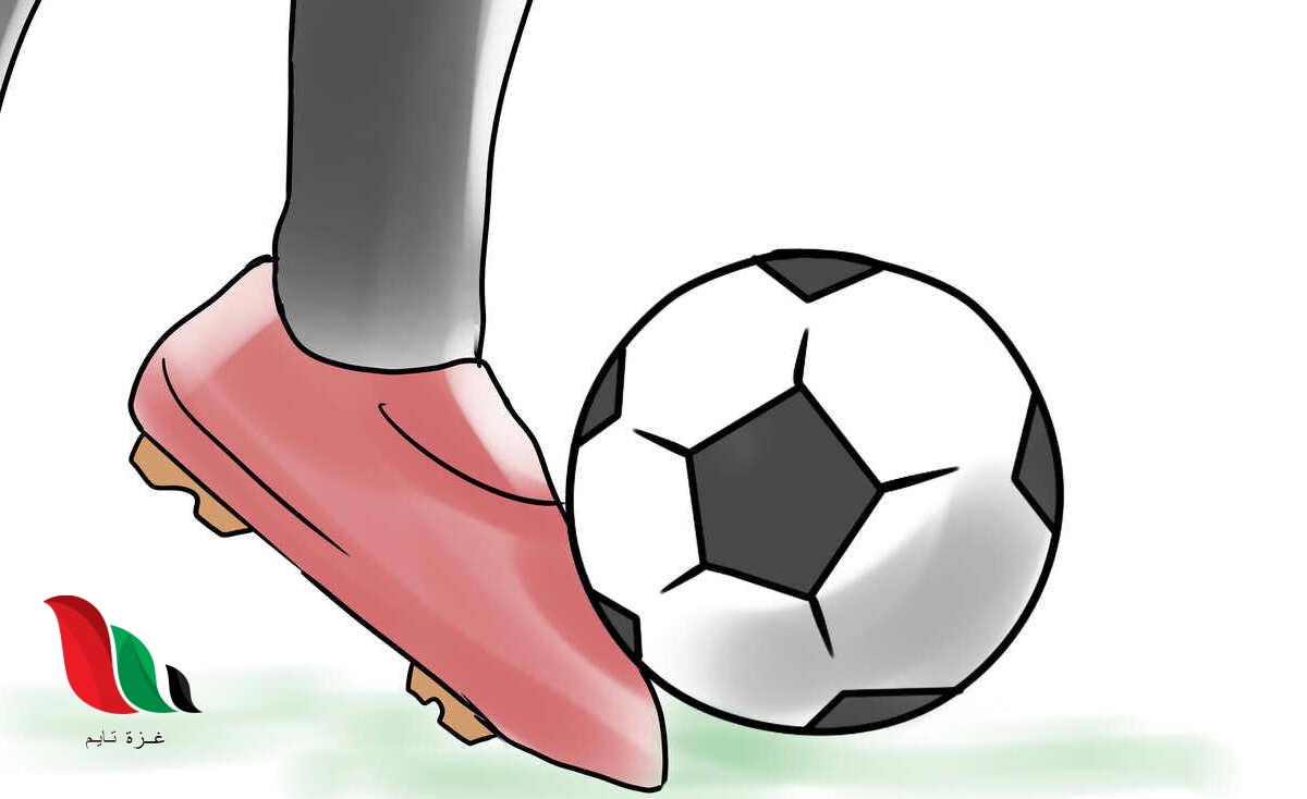 تغير سرعة الكرة عند ركلها يسمى