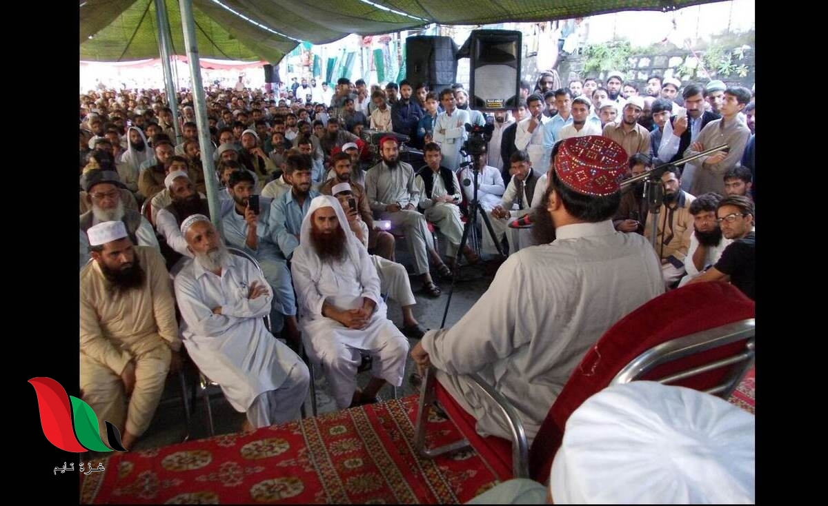 شاهد: لحظة وفاة الشيخ الامير عبد المتين اصغر في المسجد