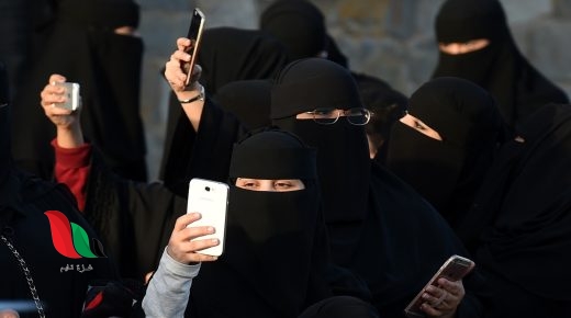 شاهد: صورة وجه هيون الغماس تتصدر تويتر مع سناب شات