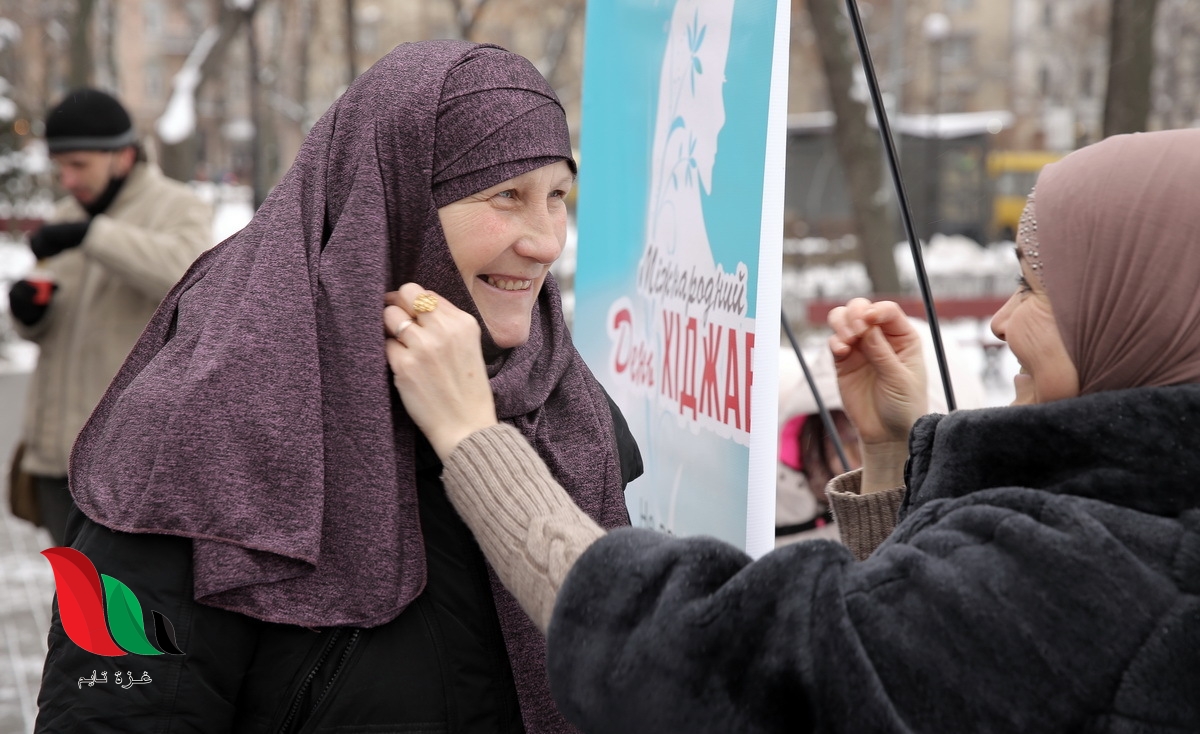 كم نسبة عدد المسلمين في اوكرانيا وجارتها روسيا ؟