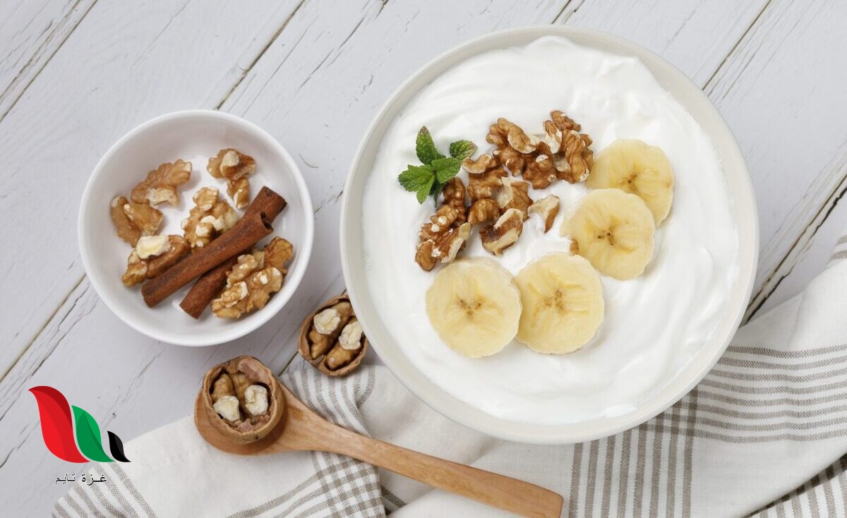 طبيب بريطاني: الجوز ولبن الزبادي يخفضان ضغط الدم المرتفع