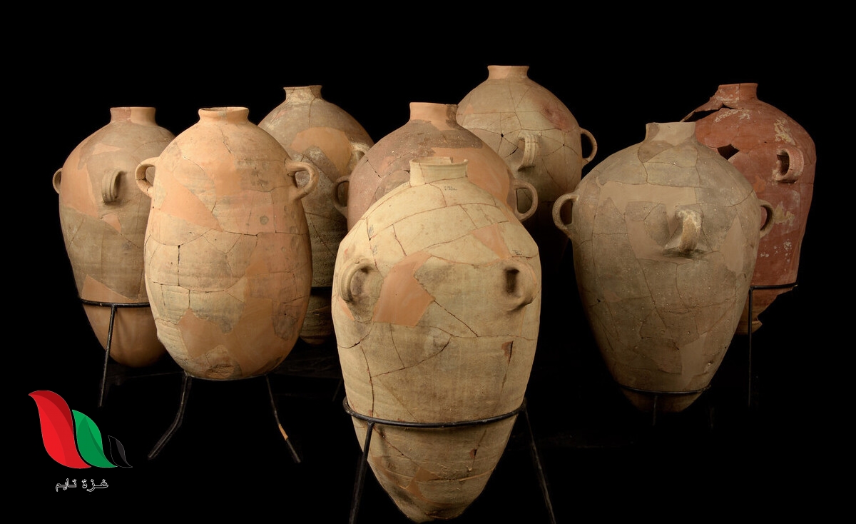 إلى أي عصر يعود تاريخ صناعة الفخار ؟