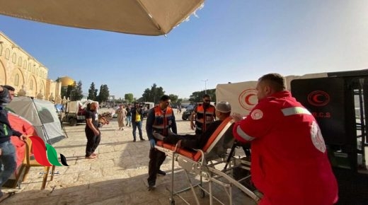 إصابة 42 فلسطينيًا باعتداء قوات الاحتلال في حرم "الأقصى"