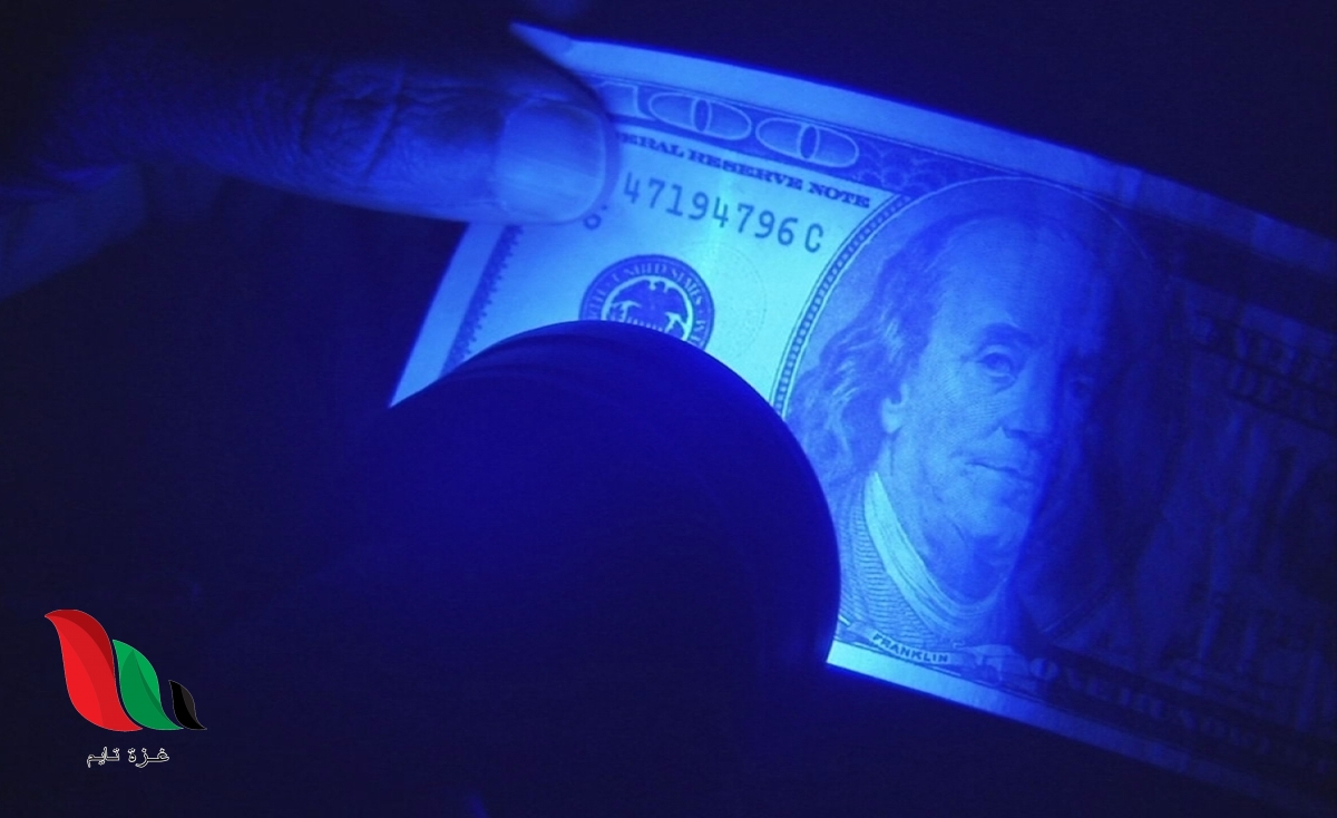 ما اسم الورق الذي يستخدم لمنع التزوير ؟