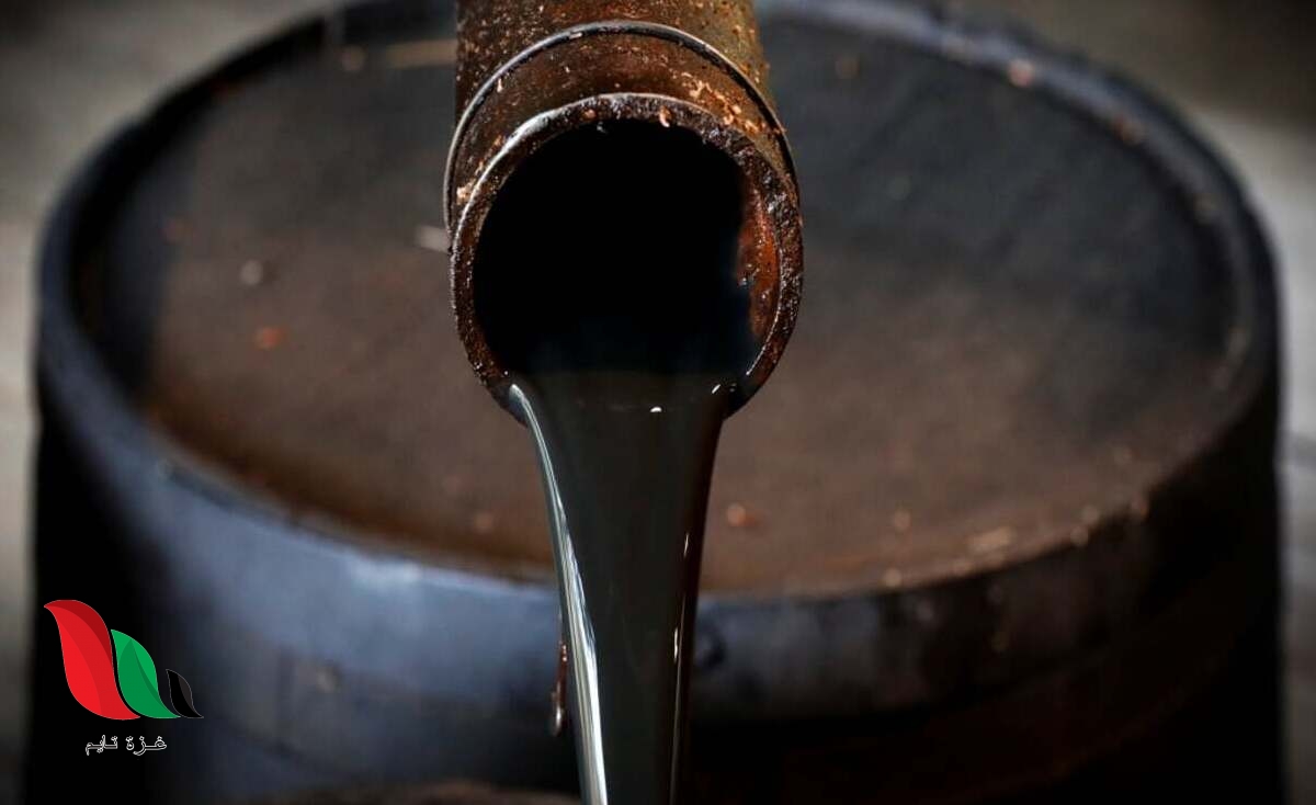 النفط يصعد 1 في المئة بعد مؤشرات على تراجع المخزونات الأمريكية