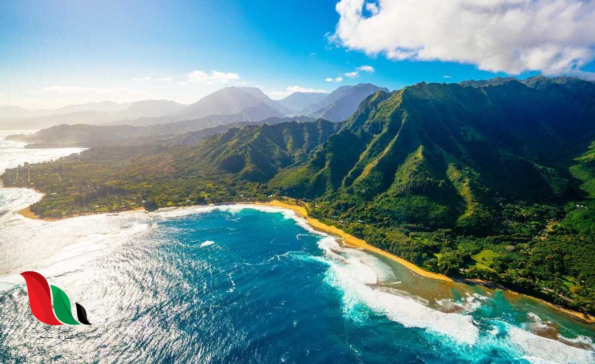 ما هي الجزيرة الوحيدة التي تزداد مساحتها باستمرار ؟