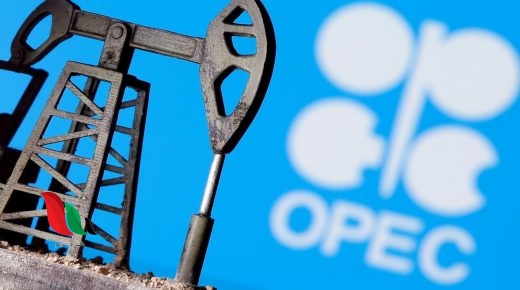 ارتفاع أسعار النفط وسط توقعات بخفض إنتاج أوبك