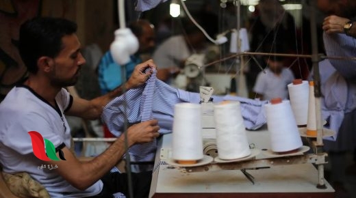 موسم المدارس يُنعش مصانع الملابس في غزة
