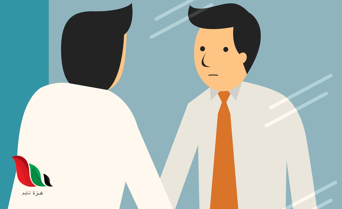 تتكون صورة فيصل داخل المرآة على بعد يساوي