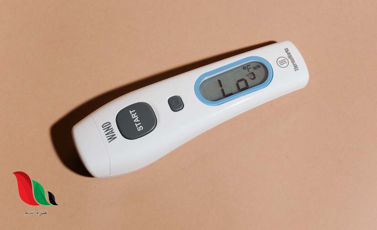 يمكن قياس درجة حرارة الجسم بالمقياس الإلكتروني عن طريق الأذن الفم الأبط