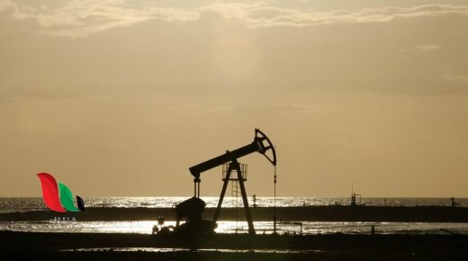 أسعار النفط تعود للارتفاع وسط توقعات بتعافي الطلب في 2023