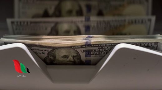 الدولار يصعد مقابل الين ويتراجع أمام الإسترليني