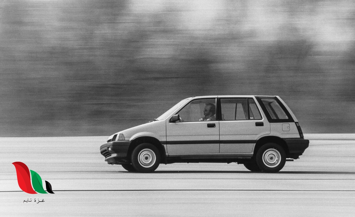 عندما تسير السيارة في خط مستقيم تؤثر عليها قوة دفع المحرك فقط صواب خطأ