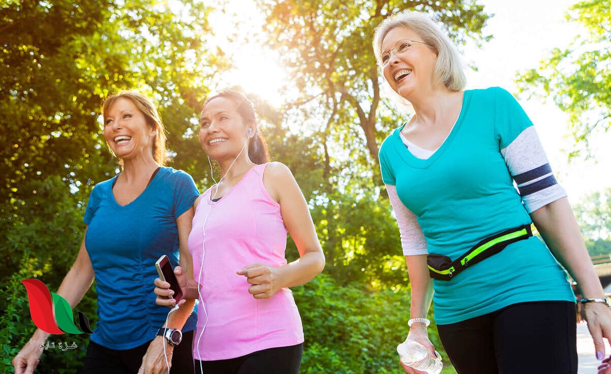 من الأرشادات العامة أثناء ممارسة النشاط البدني المنتظم استخدام أدوات ومستلزمات الحماية كالخوذة ونظارات السباحة وغيرهما