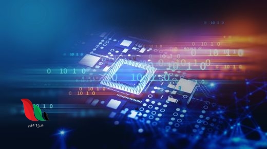 البرامج الثابتة firmware تخزن داخل ذاكرة القراءة فقط التي يمكن إعادة كتابة البيانات داخلها