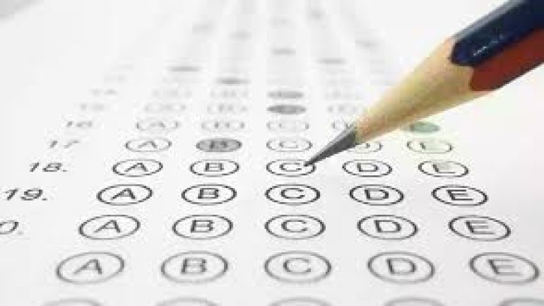 كم فرصة للطالب في الاختبار التحصيلي 1445