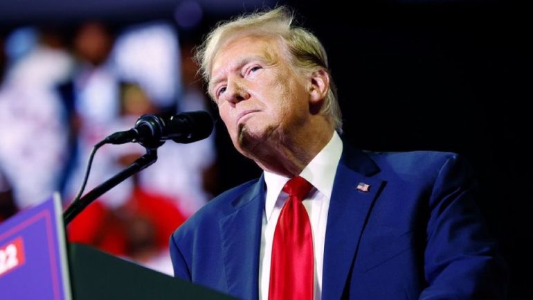 شاهد لحظة اغتيال ترامب امام الناس