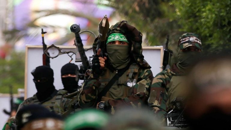 عبر مصر.. مفاوضات إسرائيلية معقدة بشأن خروج عناصر من حماس للعلاج