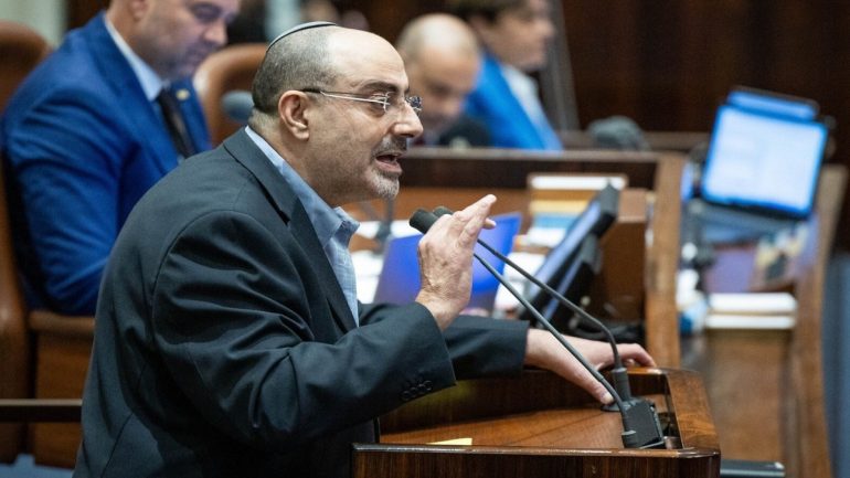 نائب رئيس الكنيست يدعو لـ”إبادة البالغين” في غزة