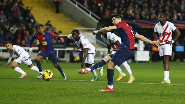 برشلونة وريال مدريد: تاريخ المنافسة وأبرز اللاعبين والمدربين في الكلاسيكو