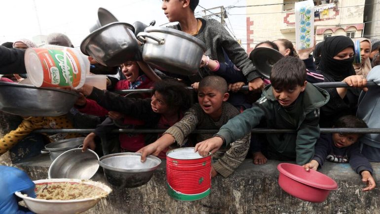 حصار وسوء تغذية.. التجويع الإسرائيلي يفتك بأطفال غزة