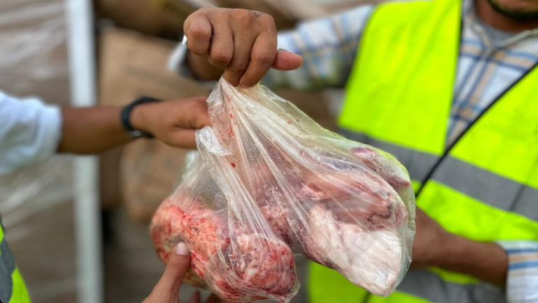 سجّل الآن وكن شريكًا في وصلة الخير في توزيع لحوم الأضاحي لأهلنا في غزة