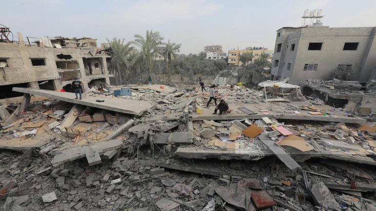 العدوان على غزة.. استهداف مروع للنازحين في رفح يفاقم كارثة الجوع الإنساني