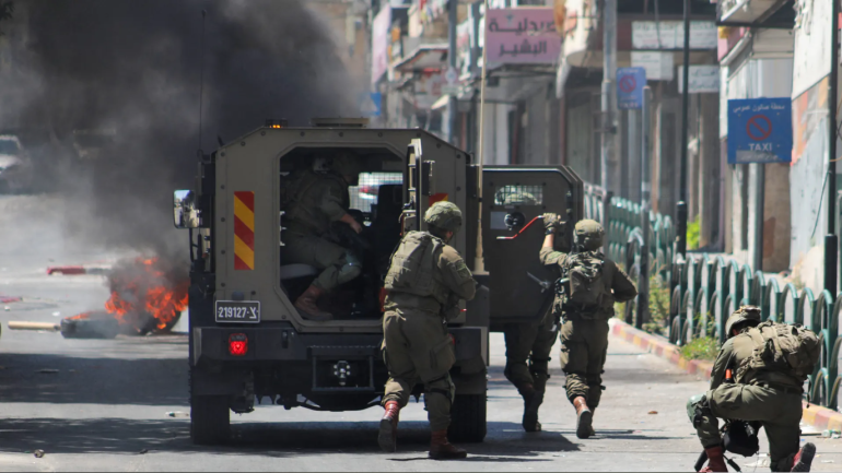 الضفة الغربية | حملة إسرائيلية عنيفة في الضفة الغربية اقتحامات ليلية وهجمات استيطانية