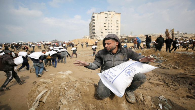 “غزة تحتضر.. وأونروا تطلب النجدة!”