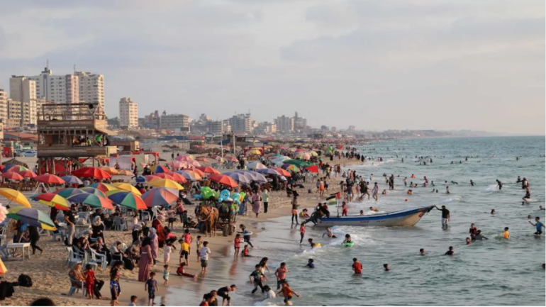 البحر.. متنفس غزة الوحيد يتحول إلى منطقة محظورة