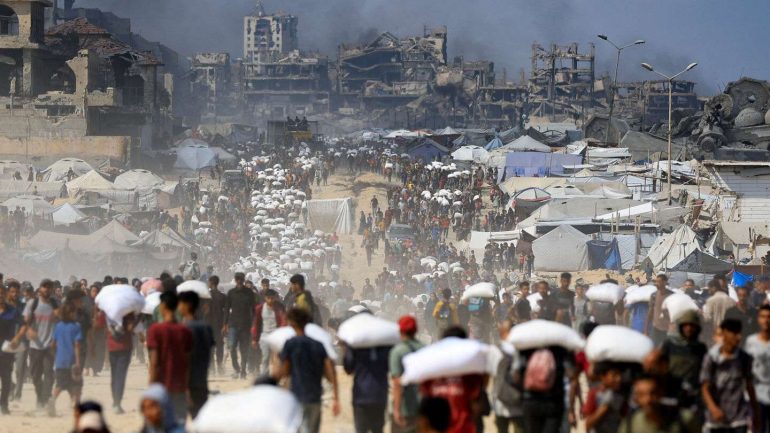 استشهاد 200 فلسطيني بفعل التجويع وأكثر خلال توزيع المساعدات في غزة