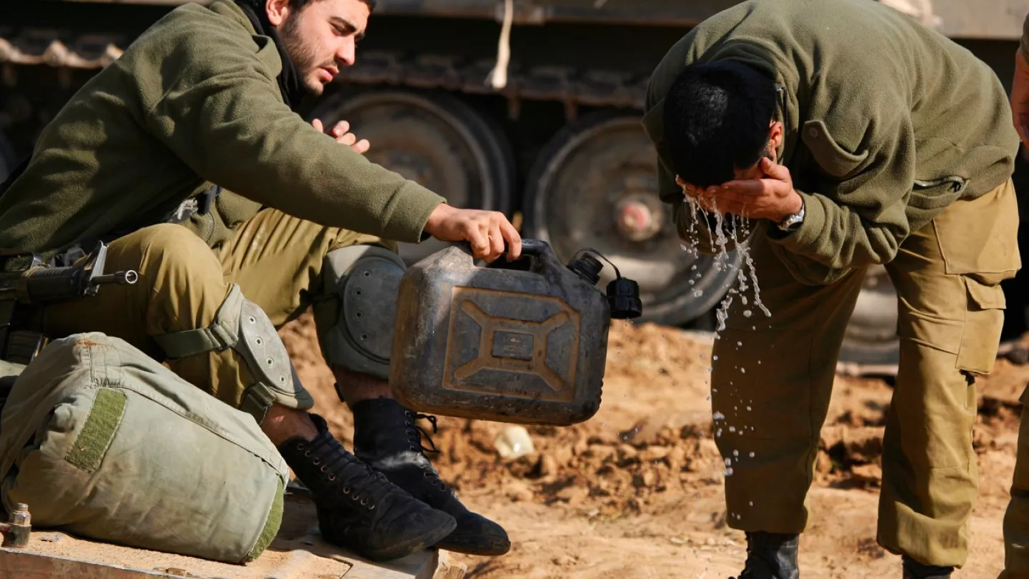 جنرال إسرائيلي سابق يحذر من اجتياح غزة ويدعو لتصعيد الاحتجاجات ضد نتنياهو