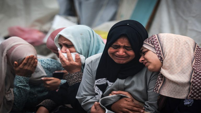 حصيلة ضحايا حرب غزة تتجاوز 65 ألف شهيد