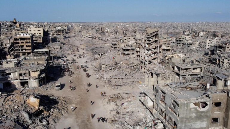 الذخائر غير المنفجرة تهدد حياة النازحين العائدين في غزة