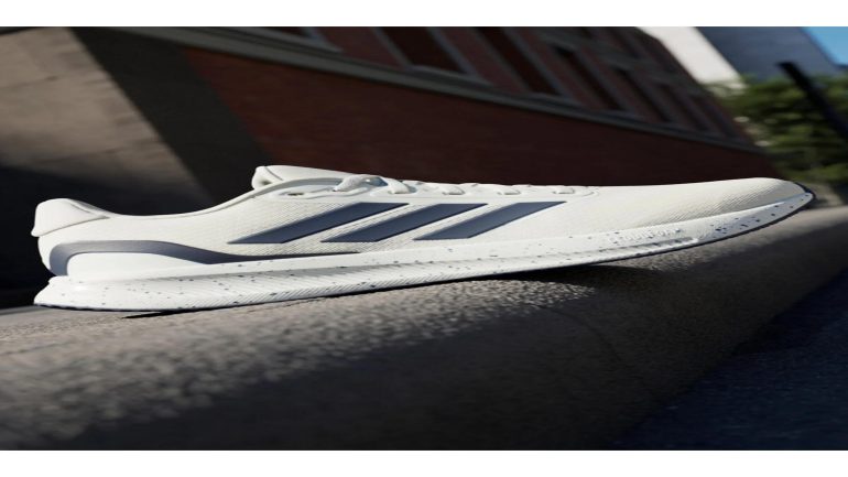 أزياء الحياة الحديثة: دور منتجات أديداس في تحول تجربة التسوق والأناقة اليومية.