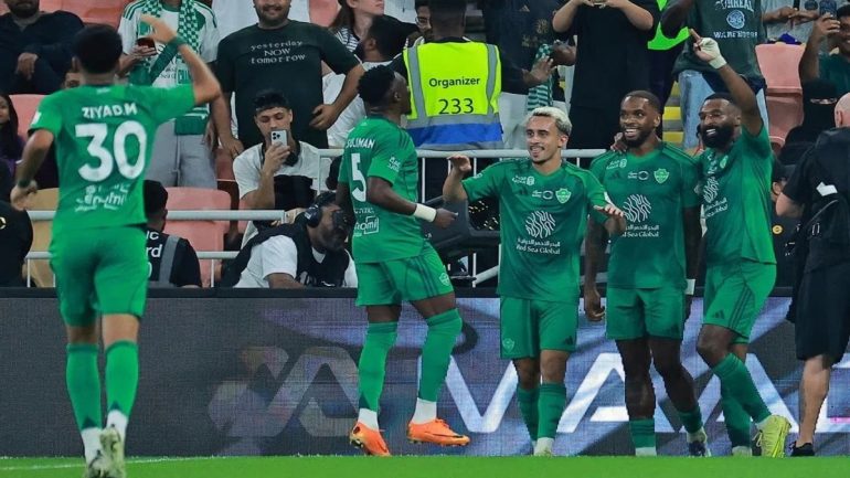 الموعد والقنوات الناقلة لمباراة الأهلي ونيوم في الدوري السعودي