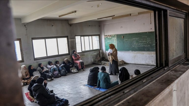 مدرسة في غزة تعلن عن توظيف مدرس أحياء للمرحلة الثانوية