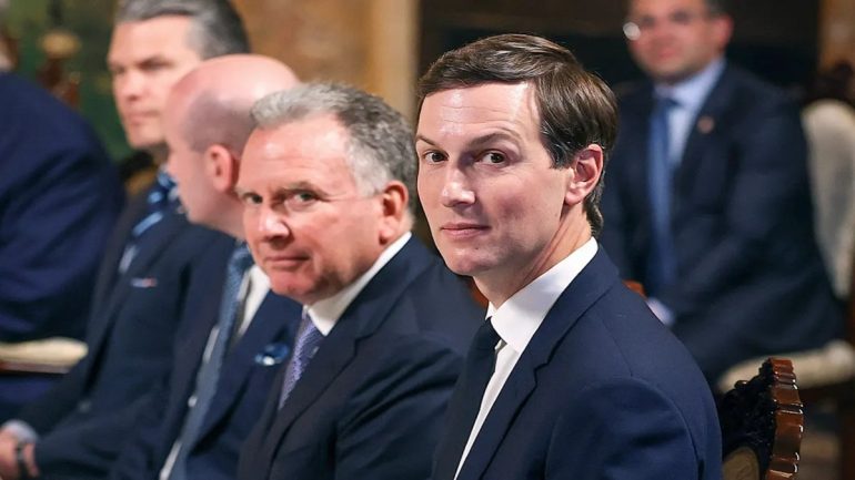 نتنياهو يبحث “تفكيك حماس” مع مبعوثي ترامب