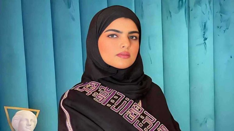 سارة الودعاني بدون حجاب: حقيقة أم خدعة ذكاء اصطناعي؟