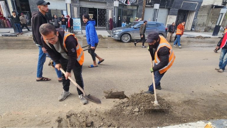 للباحثين عن عمل: فرص تشغيل عمال نظافة في بلدية غزة بالتعاون مع الصليب الأحمر