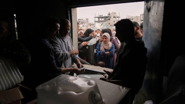 رابط تسجيل المساعدات الغذائية والطبية من فريق إنقاذ حياة بغزة